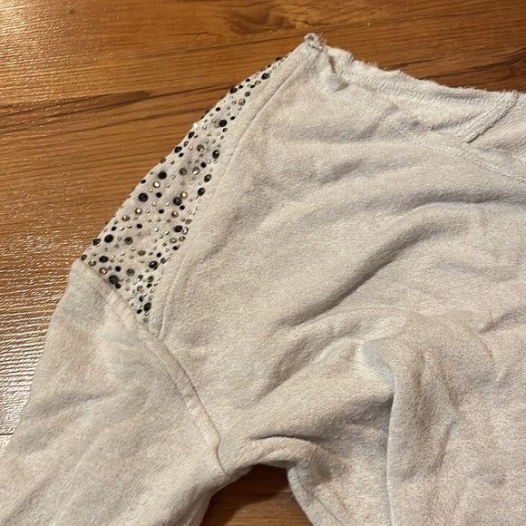 Women’s Bebe Sequin Shoulder V-Neck Sweater XS - Picture 2 of 7
